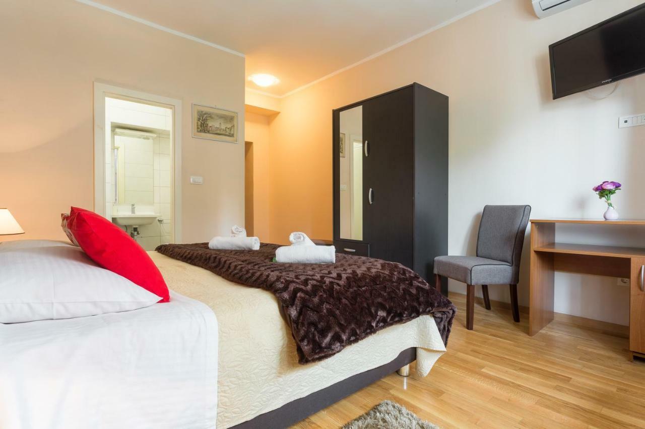 Golden Split Rooms Buitenkant foto